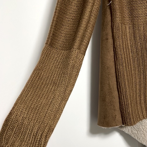 Debby Collection - faux fur, suede-look sweater cardigan - Women’s M - Picture 9 of 9